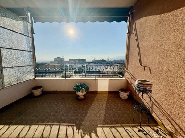 appartamento in vendita a Genova in zona Sestri Ponente