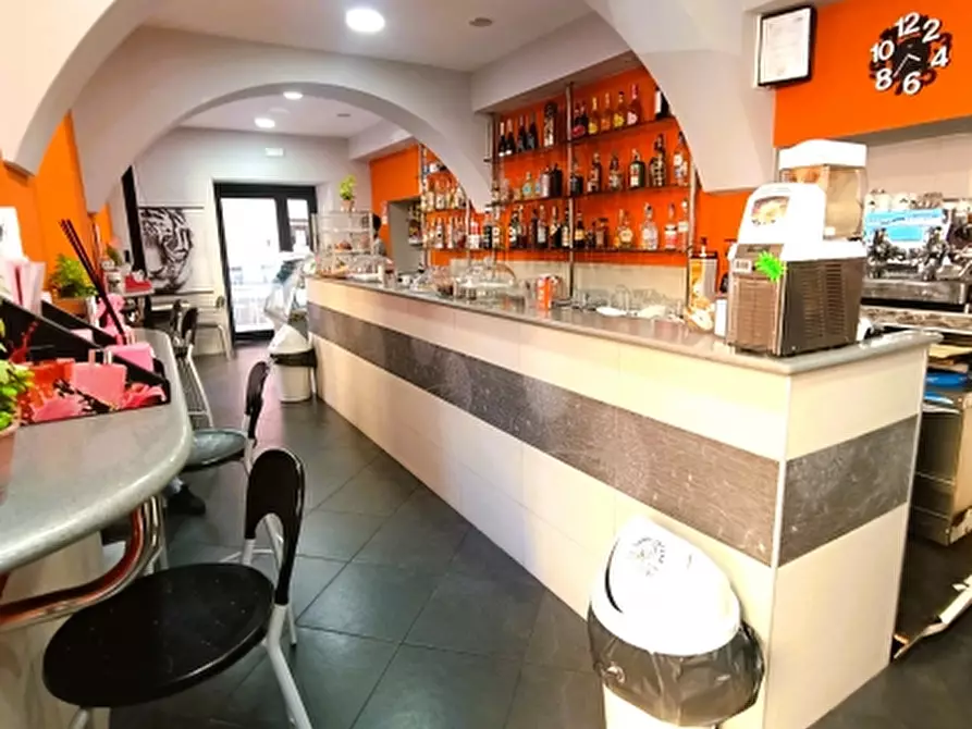 negozio in vendita a Genova in zona Foce