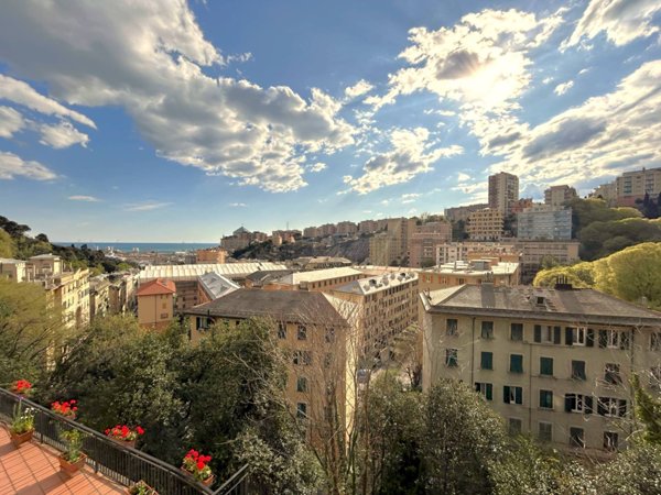appartamento in vendita a Genova in zona Oregina