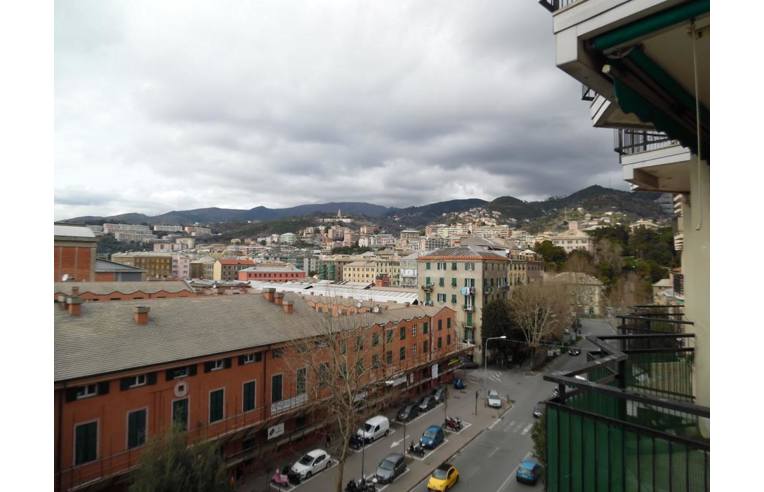appartamento in vendita a Genova in zona Sestri Ponente