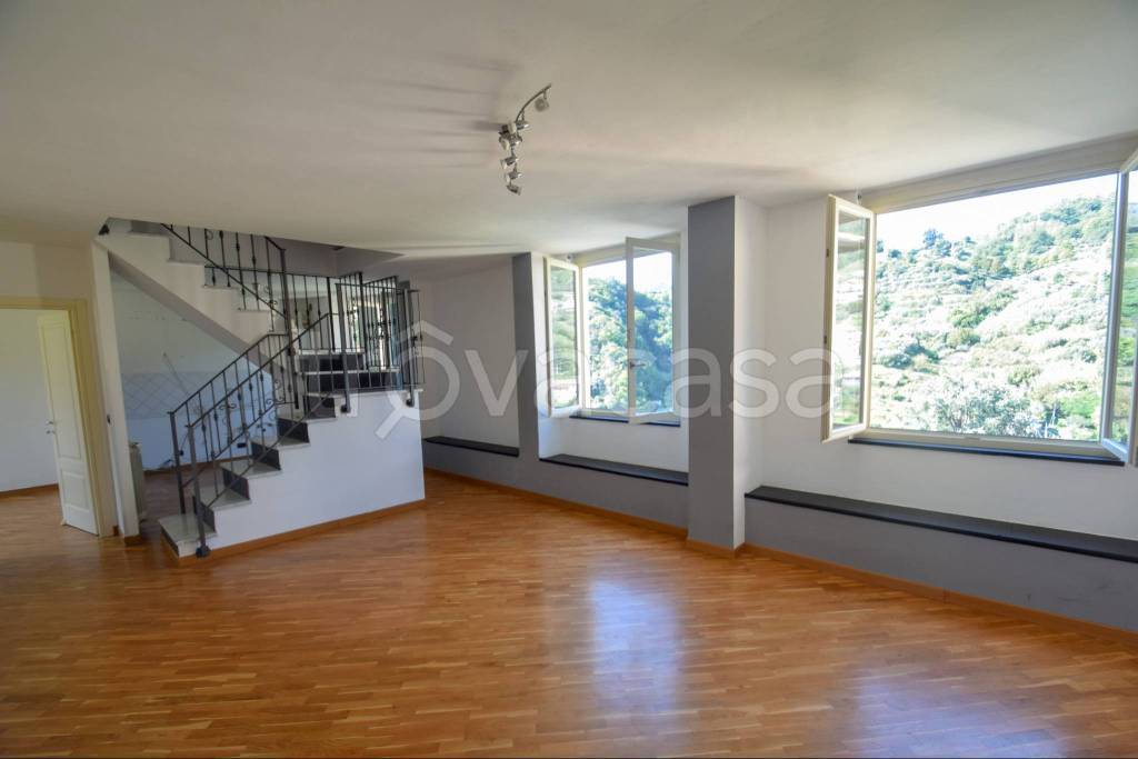 appartamento in vendita a Genova in zona Voltri