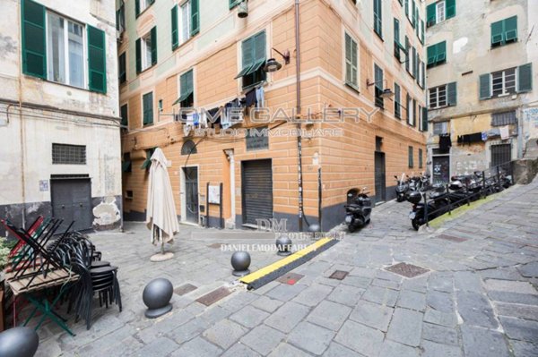 appartamento in vendita a Genova in zona Sottoripa / Maddalena / Molo