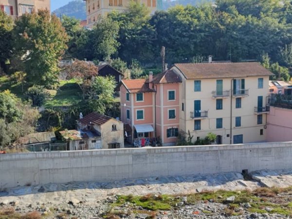appartamento in vendita a Genova in zona Pontedecimo