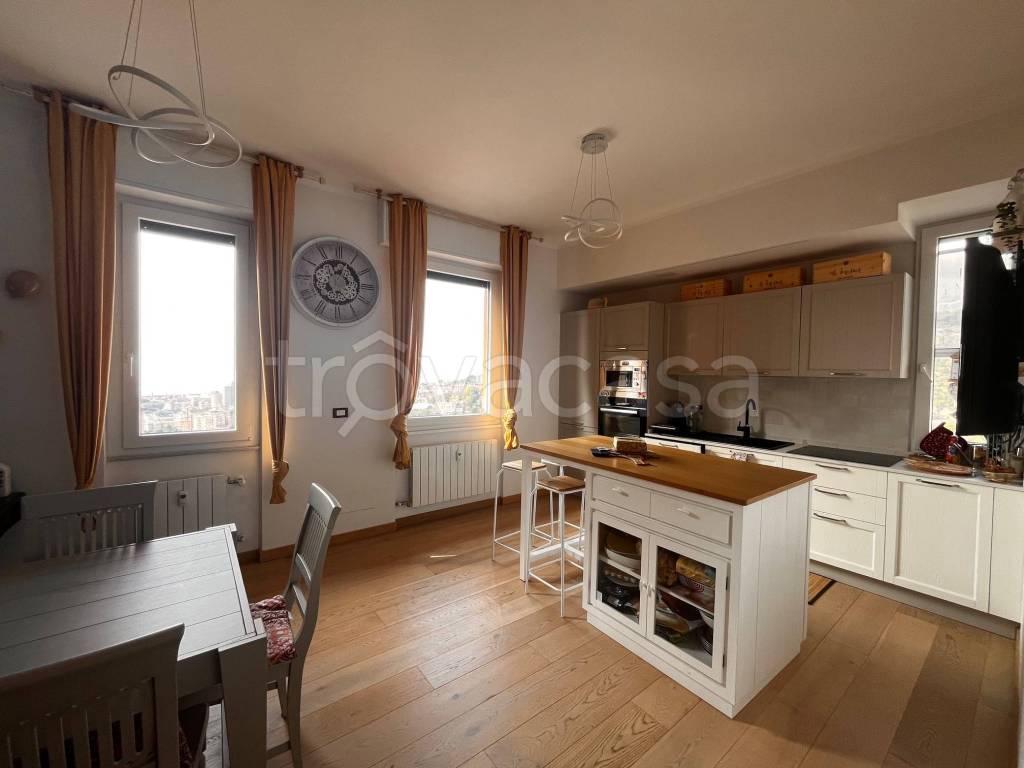 appartamento in vendita a Genova in zona Oregina