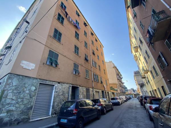 appartamento in vendita a Genova in zona Rivarolo