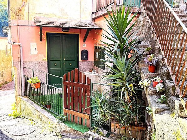 appartamento in vendita a Genova in zona Pegli