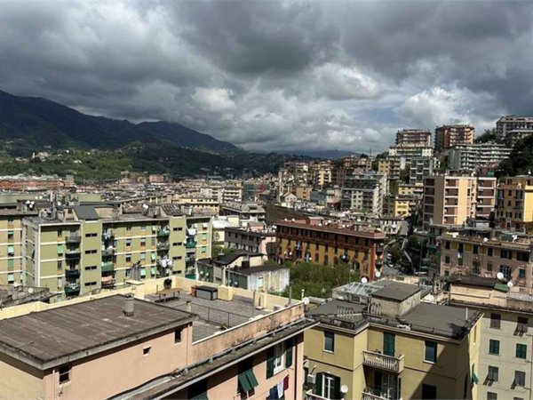 appartamento in vendita a Genova in zona Certosa