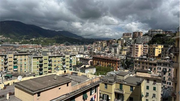 appartamento in vendita a Genova in zona Certosa