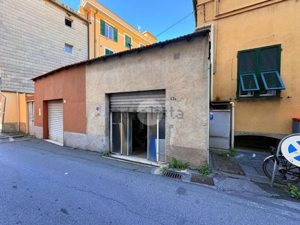 locale commerciale in vendita a Genova in zona Cornigliano