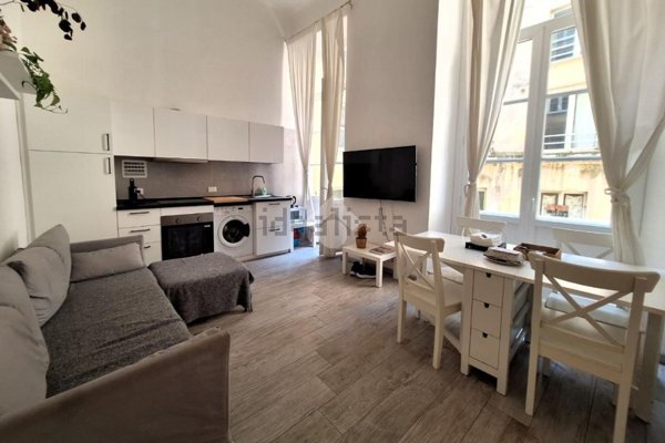 appartamento in vendita a Genova in zona Sottoripa / Maddalena / Molo