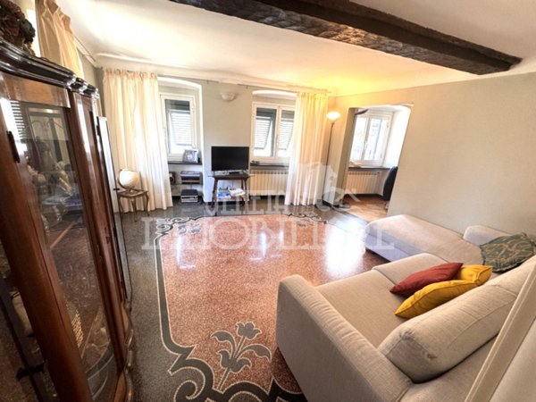 appartamento in vendita a Genova in zona Sottoripa / Maddalena / Molo