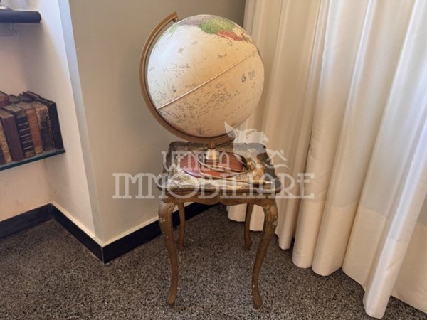 appartamento in vendita a Genova in zona Sottoripa / Maddalena / Molo