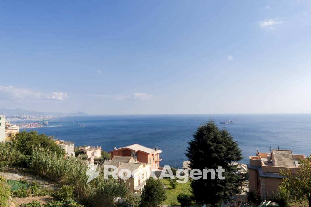 appartamento in vendita a Genova in zona Crevari