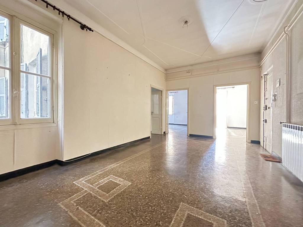 appartamento in vendita a Genova in zona Sestri Ponente