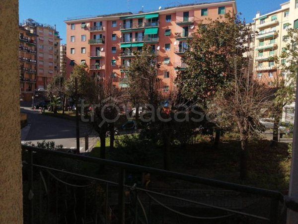 appartamento in vendita a Genova in zona Sestri Ponente