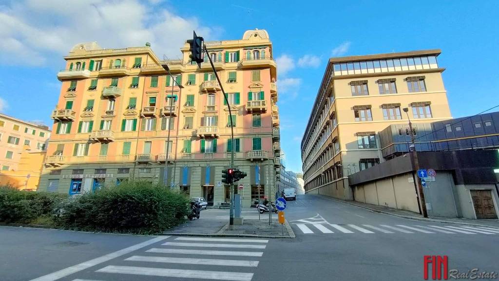 appartamento in vendita a Genova in zona Sestri Ponente