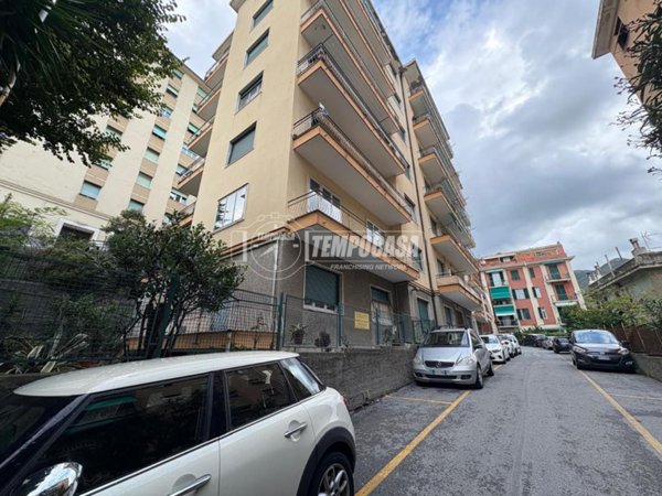 appartamento in vendita a Genova in zona Sestri Ponente