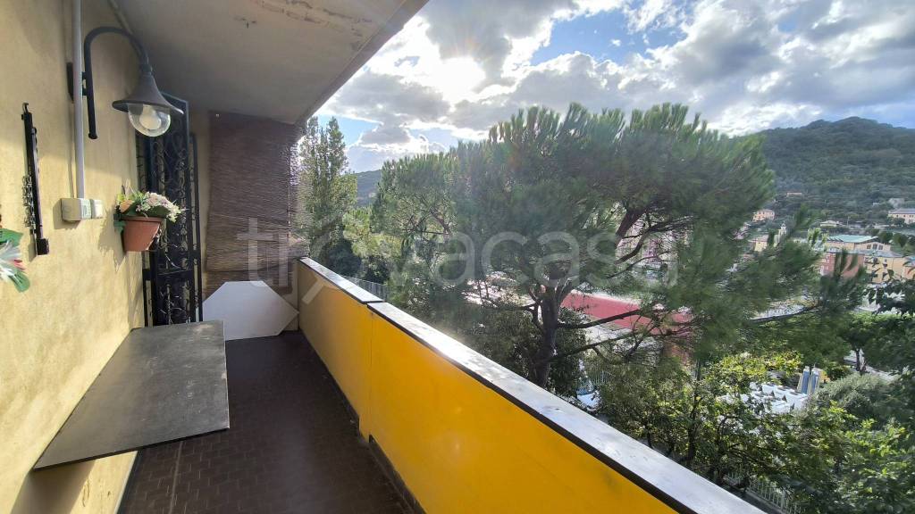 appartamento in vendita a Genova in zona Molassana