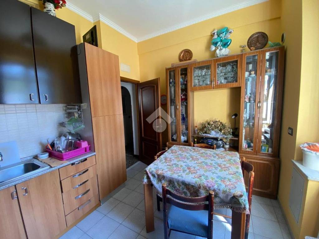 appartamento in vendita a Genova in zona Rivarolo