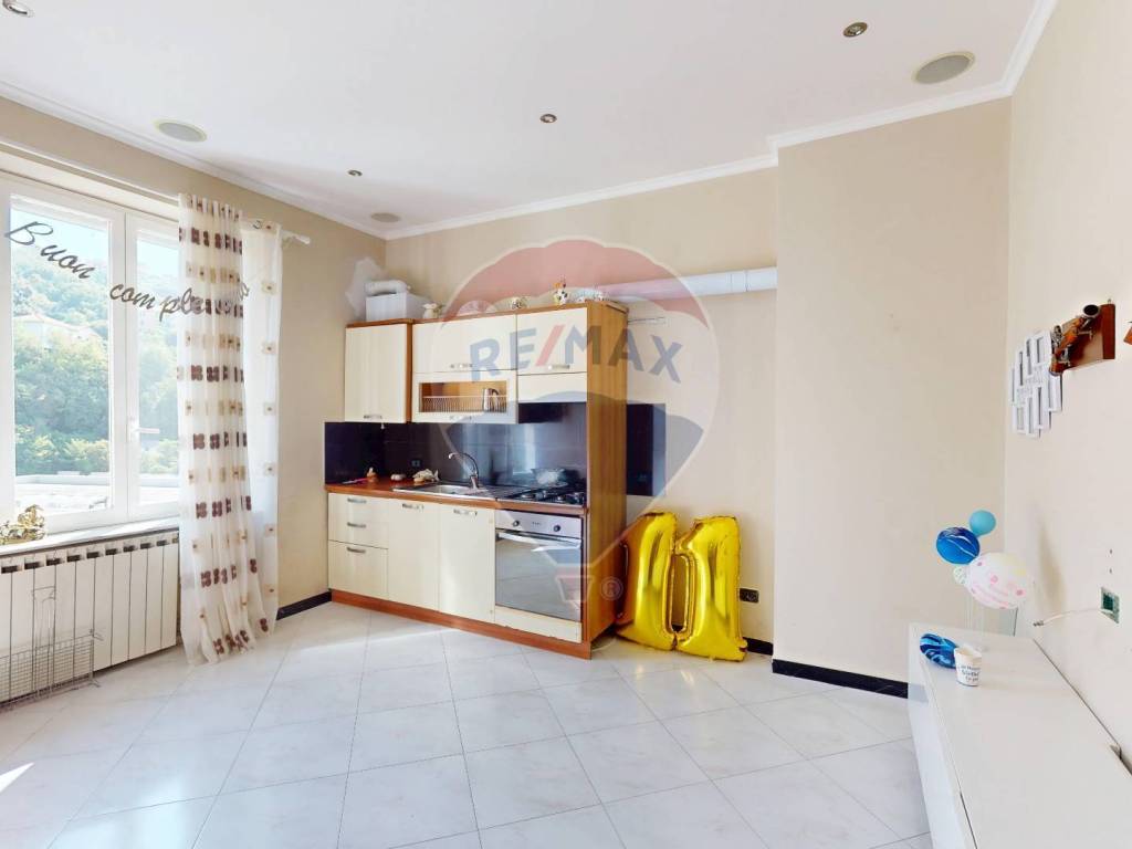 appartamento in vendita a Genova in zona Rivarolo