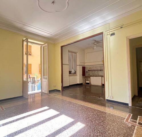 appartamento in vendita a Genova in zona Sestri Ponente