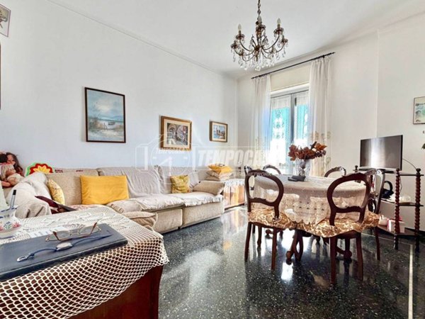 appartamento in vendita a Genova in zona Sestri Ponente