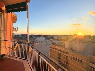 appartamento in vendita a Genova in zona Sturla