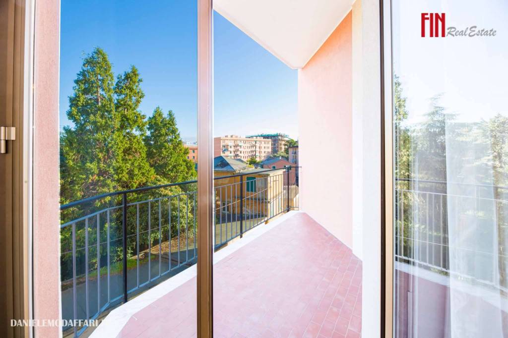 appartamento in vendita a Genova in zona Sturla