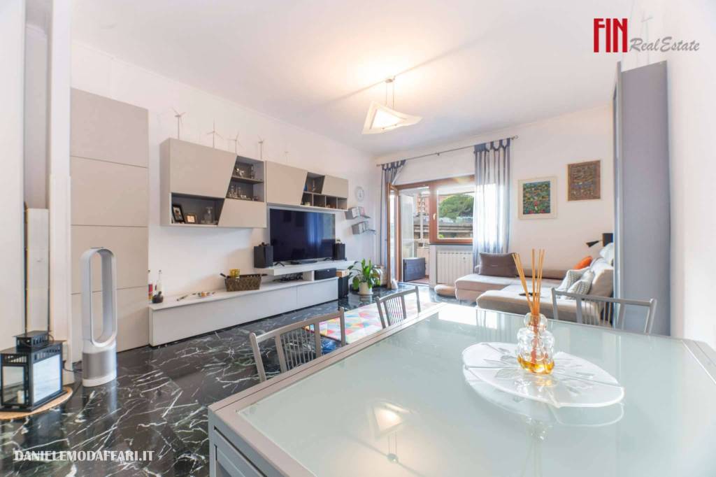 appartamento in vendita a Genova in zona Sturla