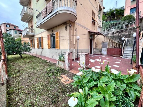 appartamento in vendita a Genova in zona Sestri Ponente