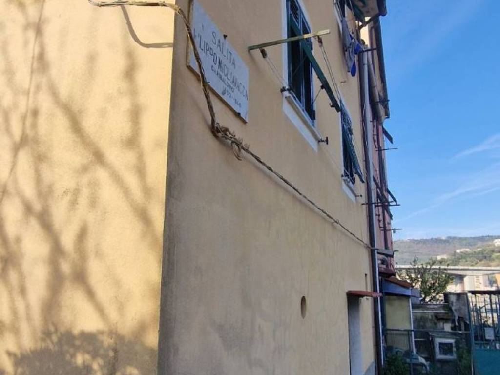 appartamento in vendita a Genova in zona Molassana