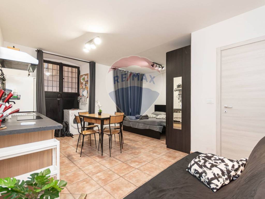 appartamento in vendita a Genova in zona Sottoripa / Maddalena / Molo