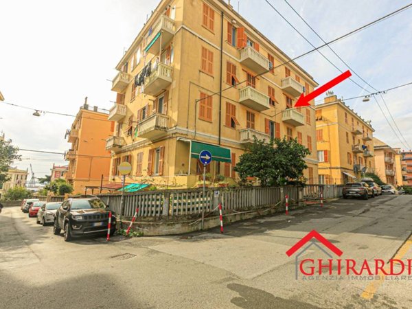 appartamento in vendita a Genova in zona Sestri Ponente