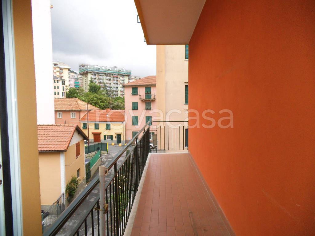 appartamento in vendita a Genova in zona Molassana