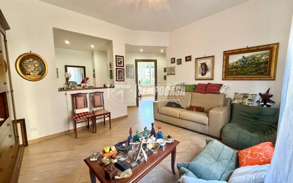 appartamento in vendita a Genova in zona Sestri Ponente