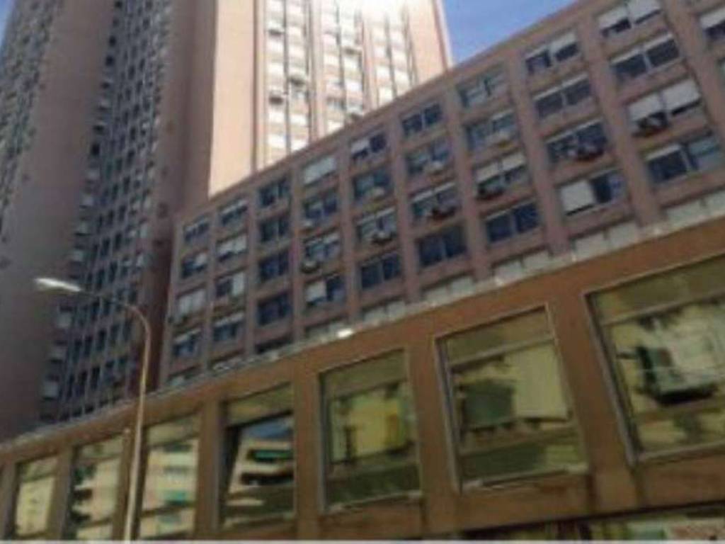 locale commerciale in vendita a Genova in zona Cornigliano