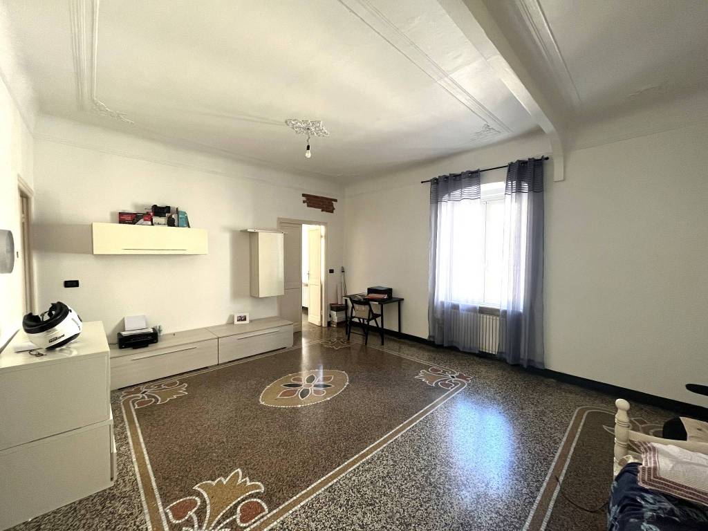 appartamento in vendita a Genova in zona Sestri Ponente