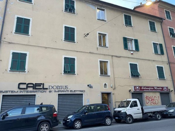 appartamento in vendita a Genova in zona Rivarolo