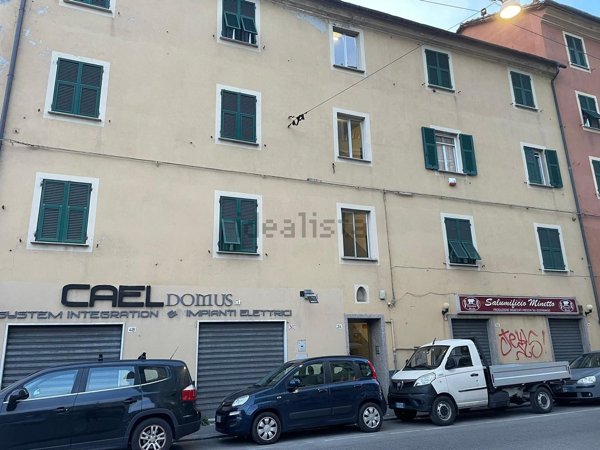 appartamento in vendita a Genova in zona Rivarolo