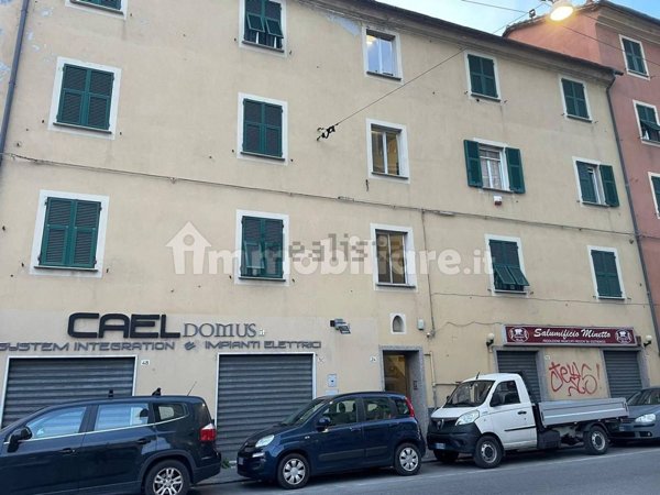 appartamento in vendita a Genova in zona Rivarolo