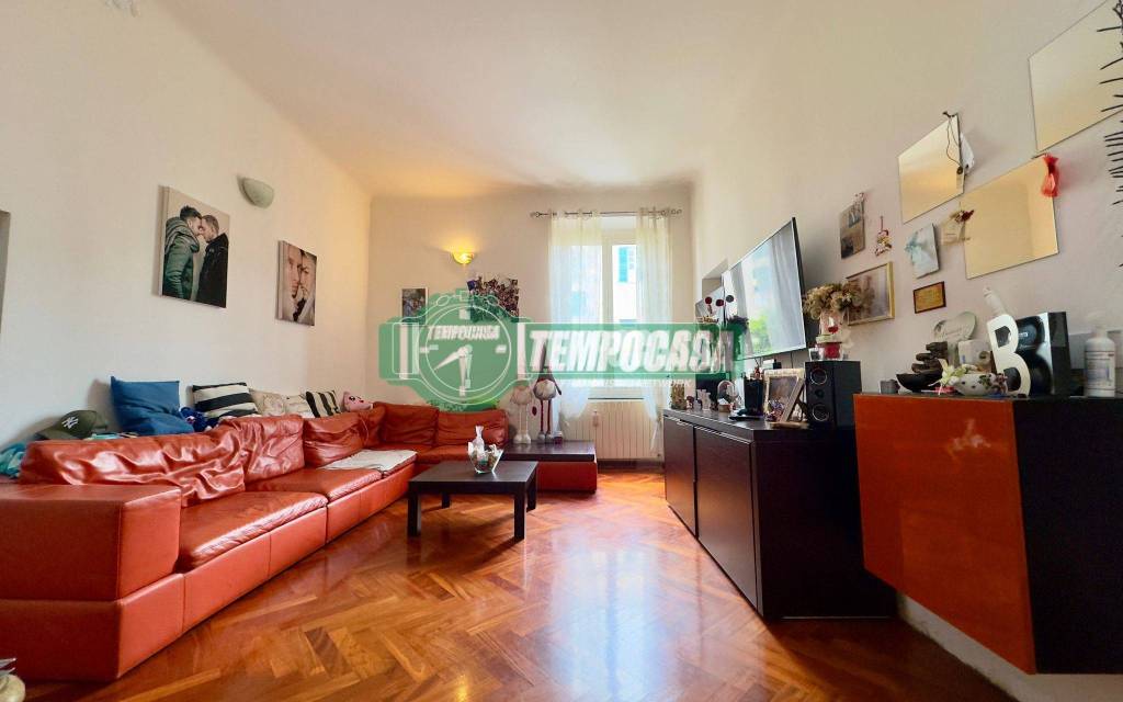 appartamento in vendita a Genova in zona Sestri Ponente