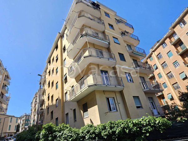 appartamento in vendita a Genova in zona Sestri Ponente