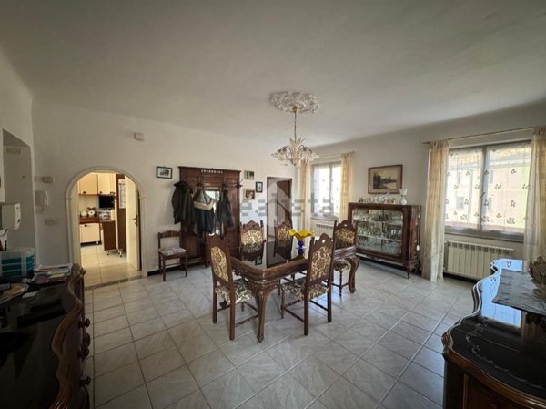 appartamento in vendita a Genova in zona Rivarolo