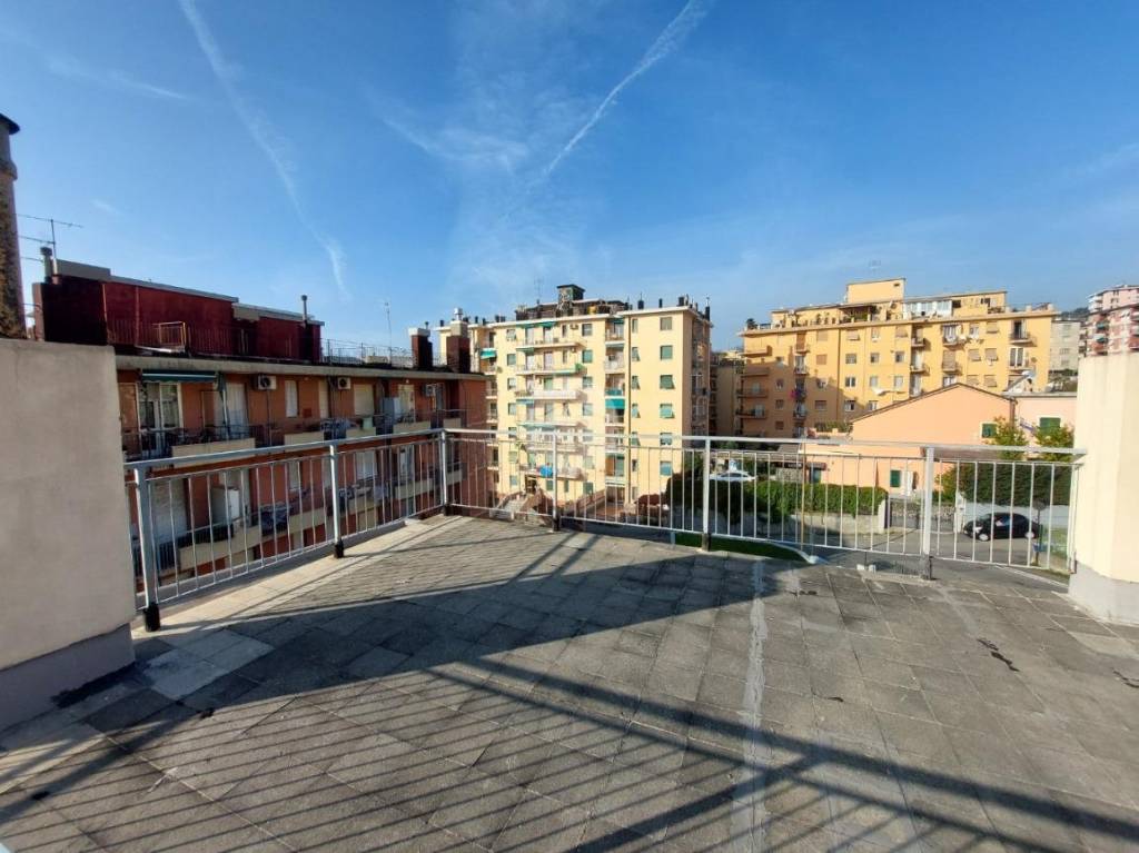appartamento in vendita a Genova in zona Palmaro / Pra'