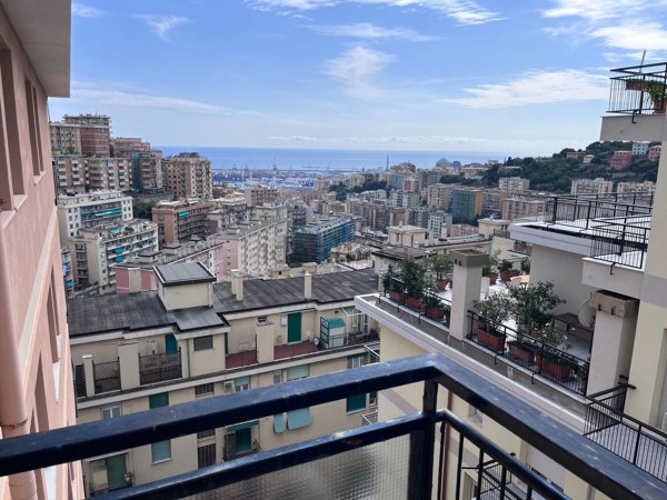appartamento in vendita a Genova in zona Oregina