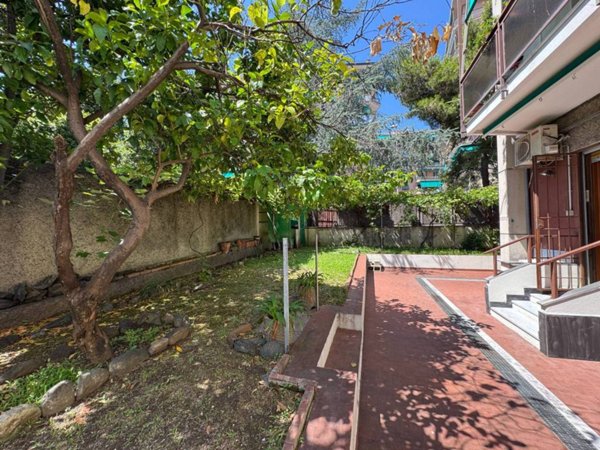 appartamento in vendita a Genova in zona Pegli