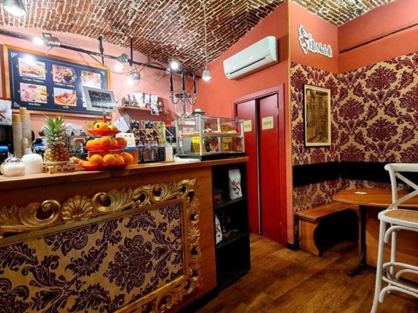 negozio in vendita a Genova in zona Sottoripa / Maddalena / Molo