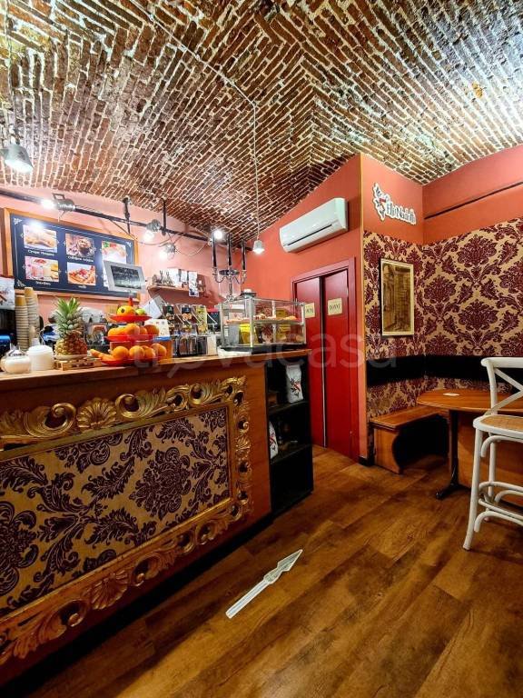 negozio in vendita a Genova in zona Sottoripa / Maddalena / Molo