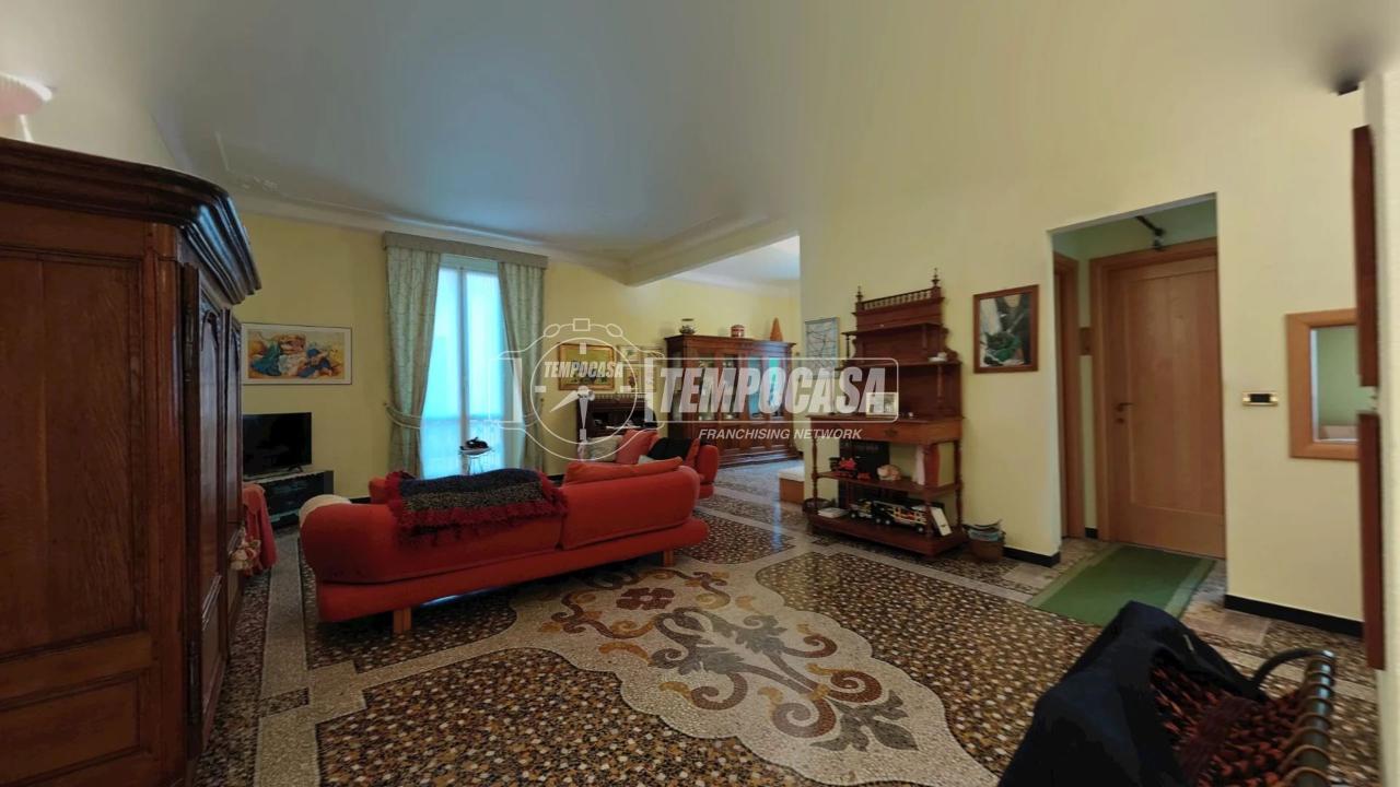 appartamento in vendita a Genova in zona Sestri Ponente