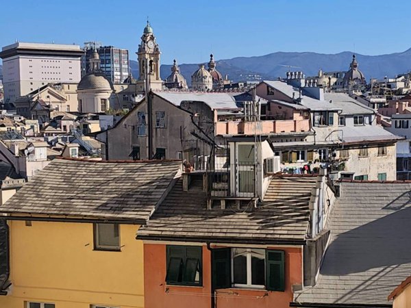 appartamento in vendita a Genova in zona Sottoripa / Maddalena / Molo